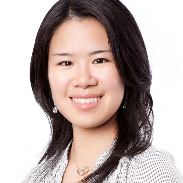 headshot of Dr. Jennifer Li